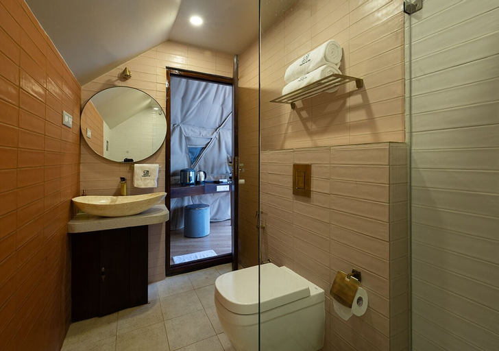 Bathroom 9