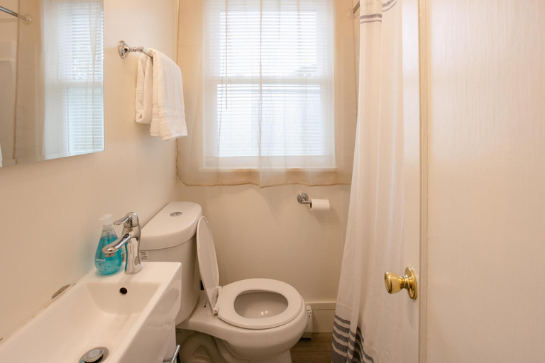 Bathroom, Oakdale Suites - Master Property, Jackson