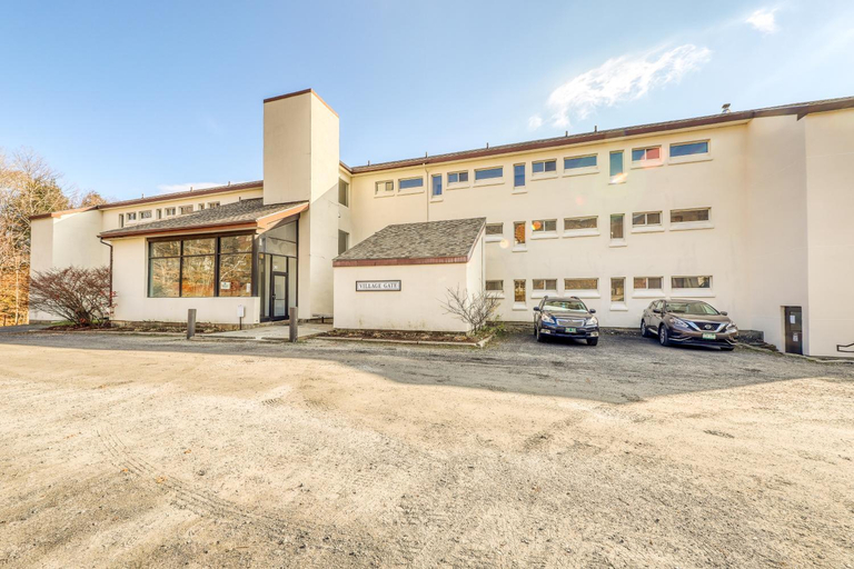 Exterior & Views 1, Village Gate Unit 209, Washington