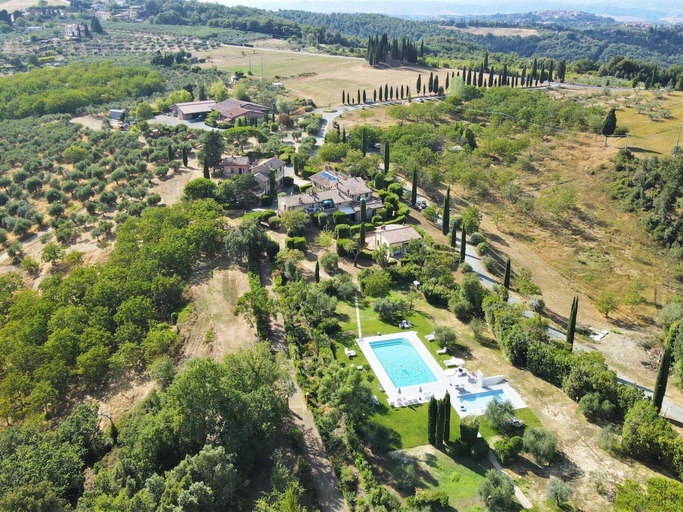Pool 3, Belvilla by OYO Olmo, Florence