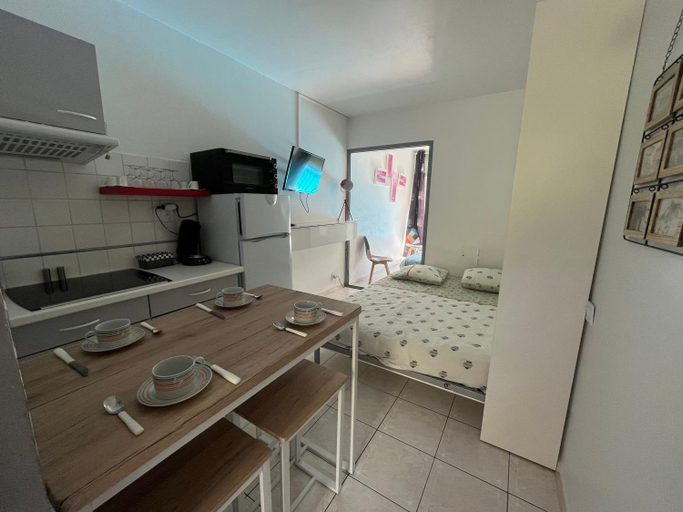 4, Cotepiscine, Var