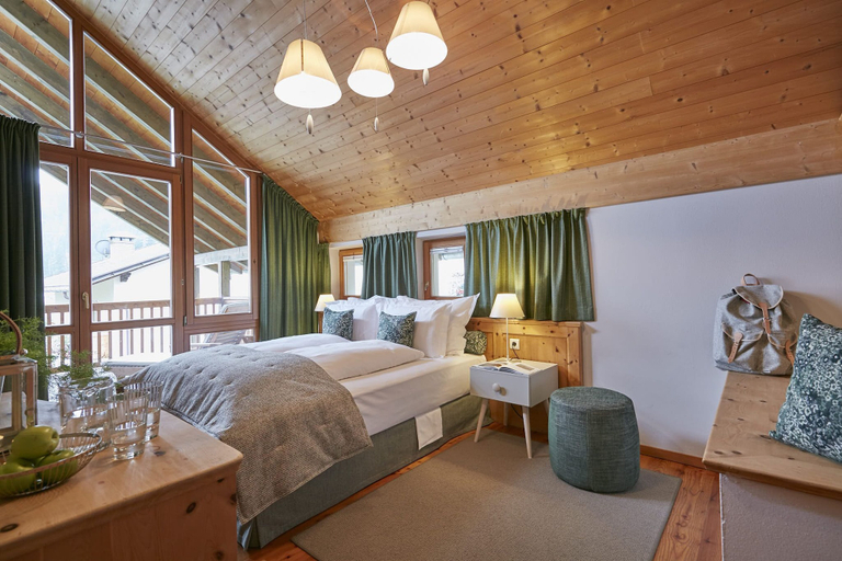 Bedroom 3, Goldene Rose Karthaus, Bolzano