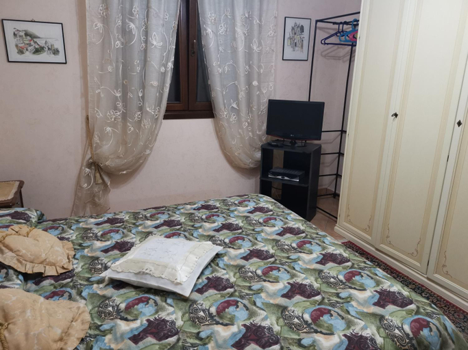 Others 5, B&B La Fenice, Palermo