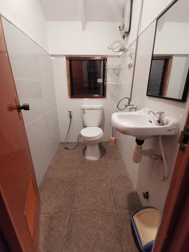 Bathroom 3, Mera's Garden, General Luna