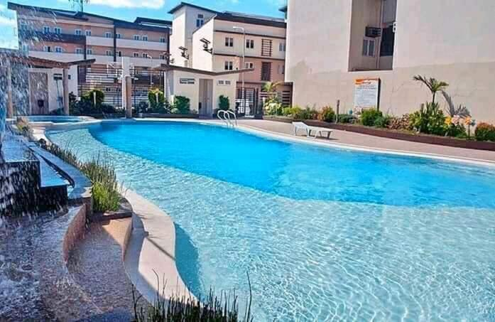 Sport & Beauty 1, The PAD Staycation | 2BR with PS4, Netflix, WIFI, Valenzuela