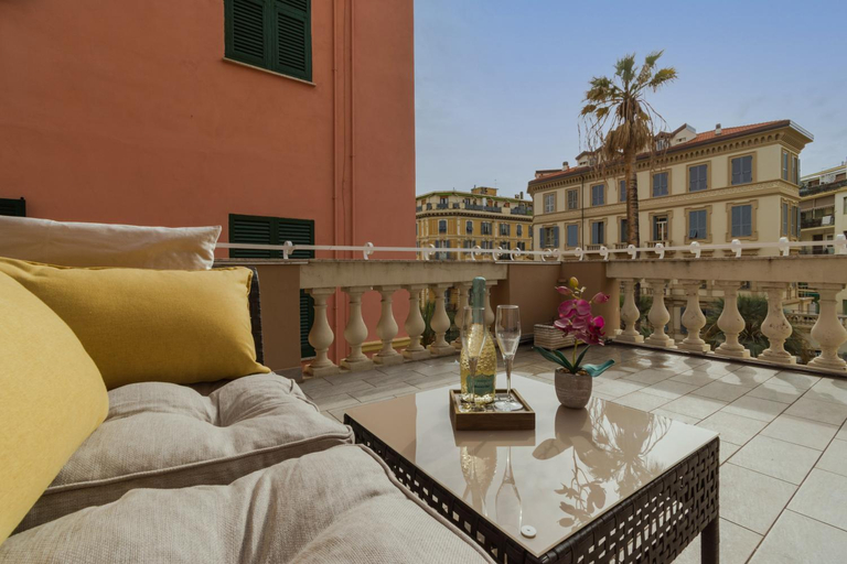Others 5, le camere del centro, Imperia