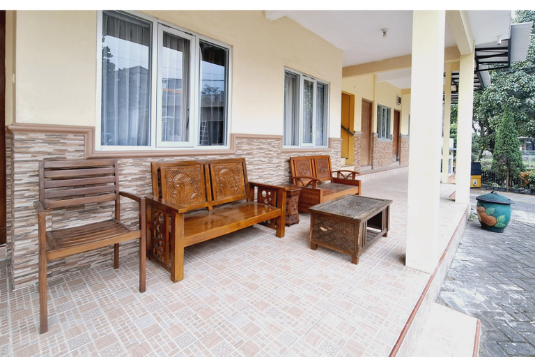 Public Area, Villa Bukit Bunga Syariah RedPartner Pacet, Mojokerto