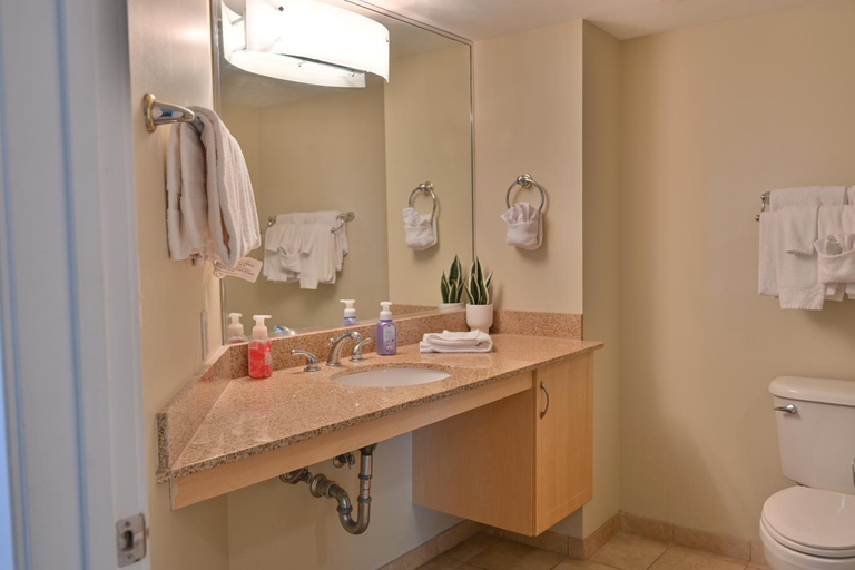 Bathroom 3, Gorgeous Condo 3 Br 3 Balconies SB 11th Floor, Horry
