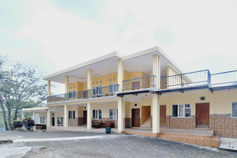 Villa Bukit Bunga Syariah RedPartner Pacet