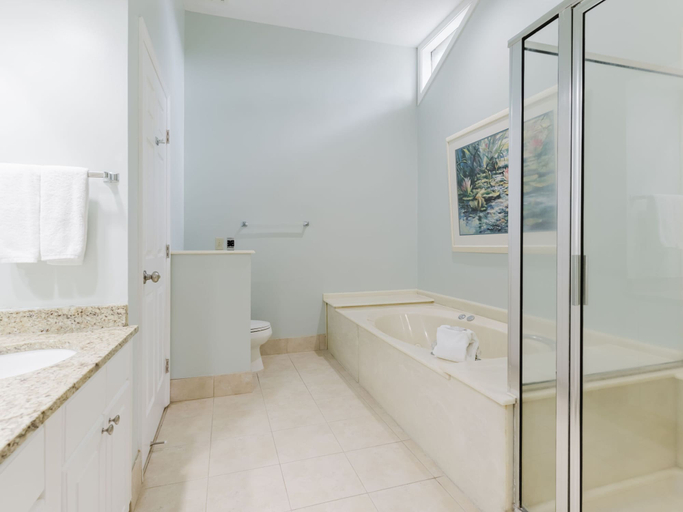Bathroom 4, Southwind II at Shipyard, Beaufort