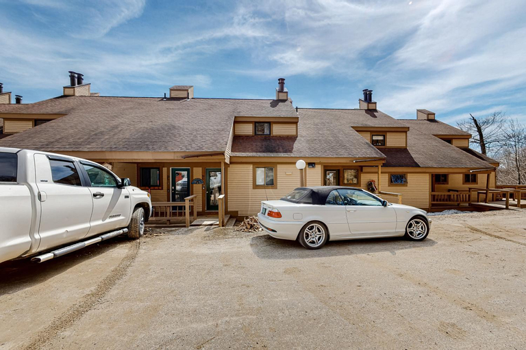 Exterior 14