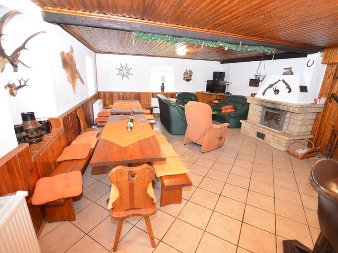 Others 1, Chalet in Ore Mountains near Ski Slopes, Sokolov