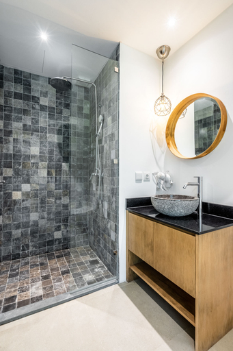 Bathroom 4