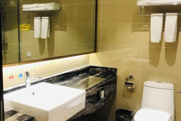 Bathroom 2, Ningxin International Hotel, Hechi