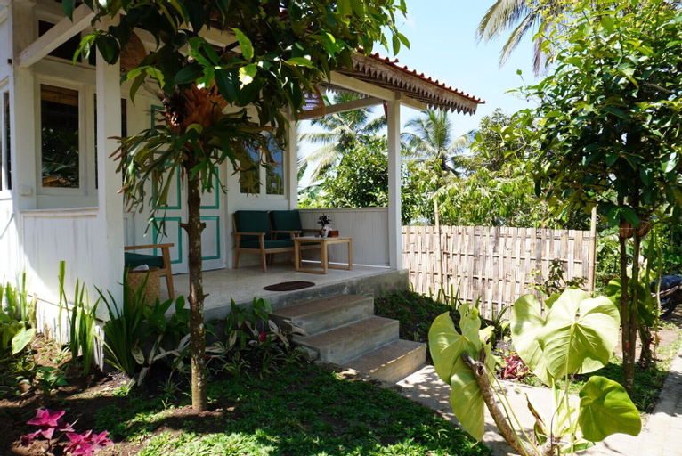 Exterior 9