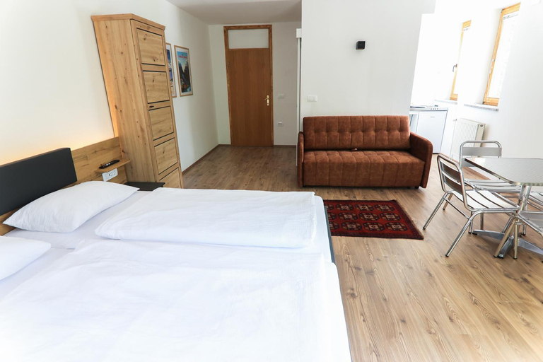 Bedroom 2, Apartments Katrca Bezigrad, Ljubljana