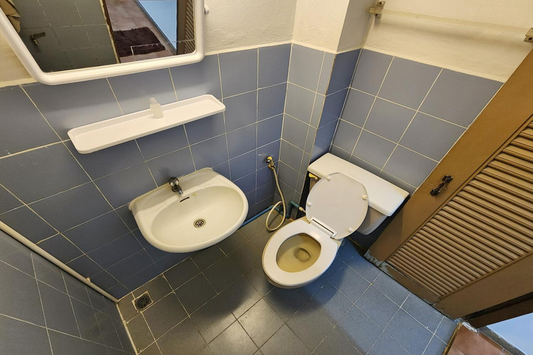 Bathroom 3, Green Kaset Nawamin, Lat Phrao