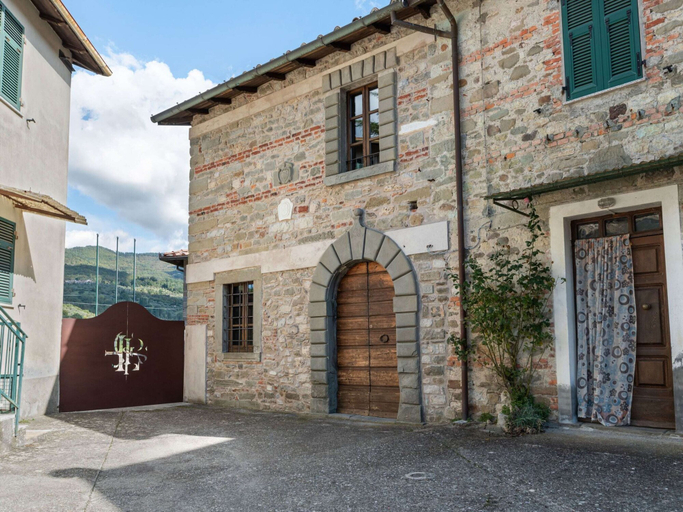 Exterior & Views 2, Relaxing Tuscan Home With Wifi, Massa Carrara