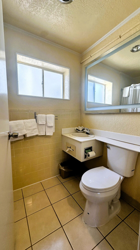 Others 5, Atrium Inn, Guilford