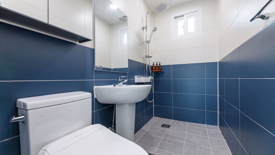 Bathroom 3, Taean Blueisland Pool Villa, Taean