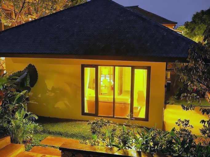 Exterior 6