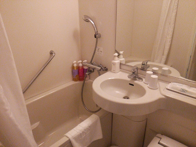 Bathroom 12