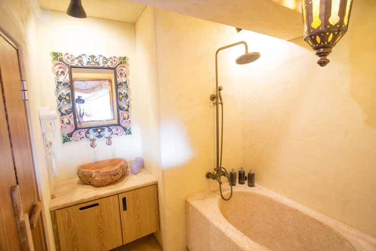 Bathroom 3, A Fei Surf Inn I, Pingtung