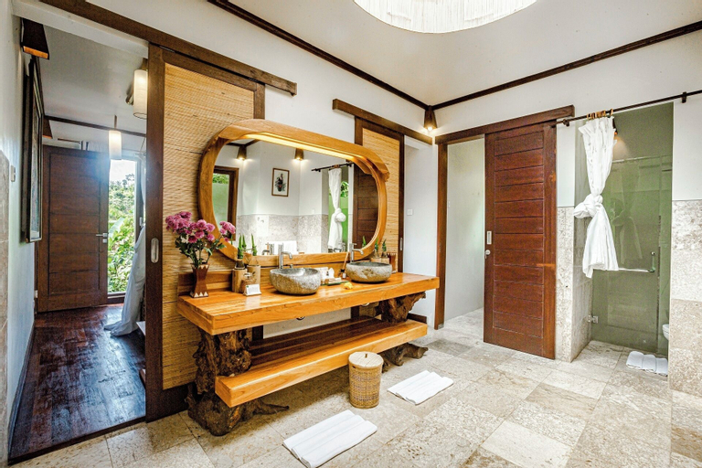 Bathroom 17