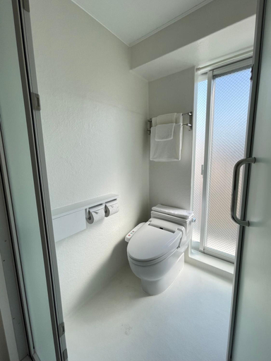 Bathroom 4, Hotel Apreton, Taitō
