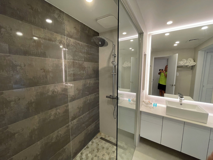 Bathroom 5, 2Bed 2Bath at Las Casitas Village Fajar