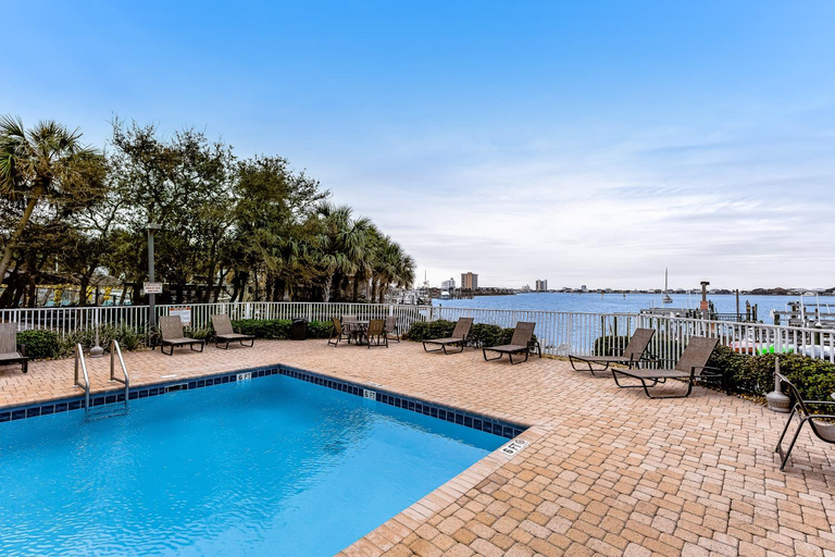 Sport & Beauty, South Harbour Penthouse 2, Escambia