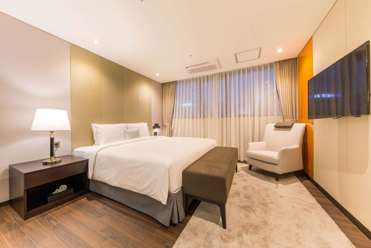 Bedroom 4, Howard Johnson by Wyndham Incheon Airport, Jung