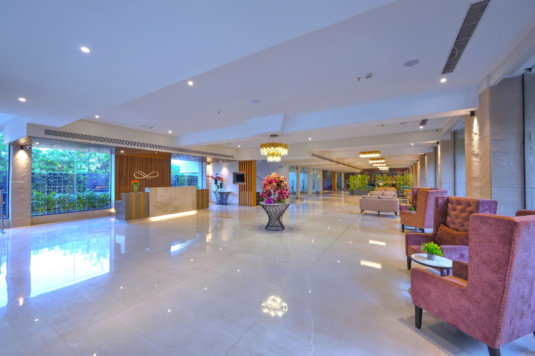 Public Area 3, Royale Sarovar Portico Agra, Agra