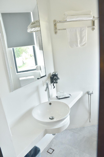 Bathroom 9