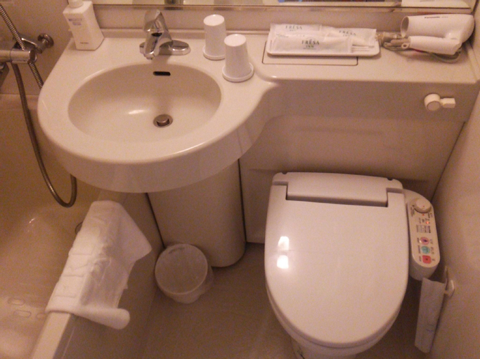 Bathroom 13