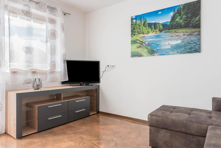 Others 4, Trojer Apartment 1, Bolzano