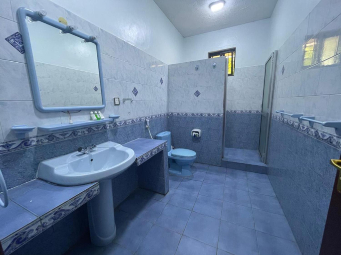 Bathroom 5, Olivia Guesthouse, Nyamagana