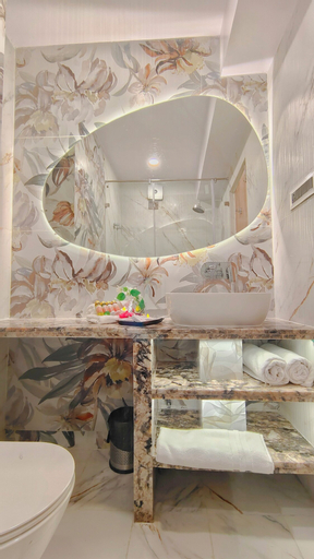 Bathroom 17