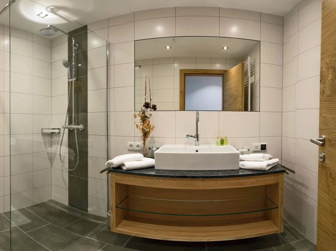 Bathroom 4, Apartment near the ski area in Mayrhofen, Schwaz