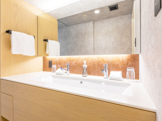 Bathroom 7