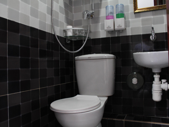 Bathroom 11