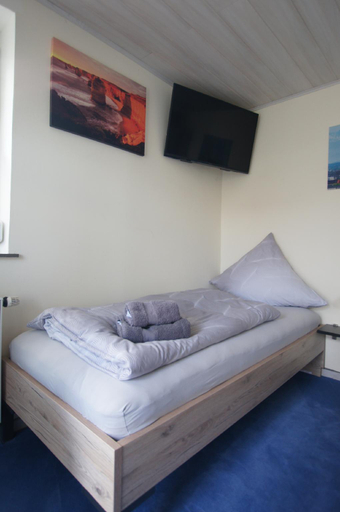 Bedroom 3, Pension Obstgarten, Biberach