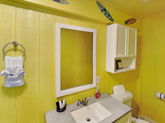 Bathroom 4, Seagulls Landing, Galveston