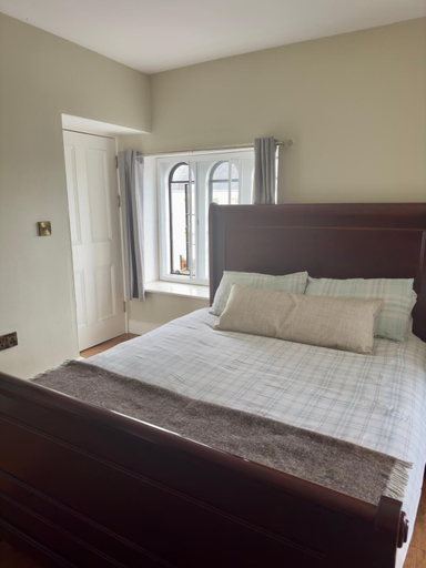 Bedroom 2, Cross Hands Hotel, Ceredigion