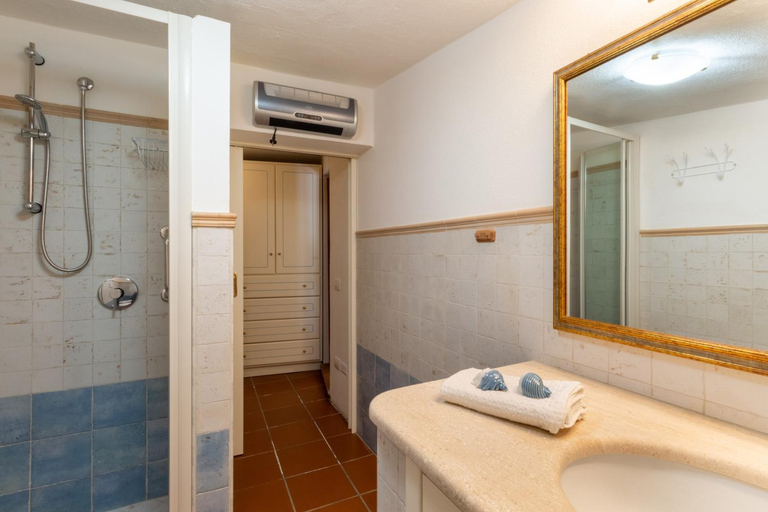 Bathroom 2, Villa Campigiana, Cagliari