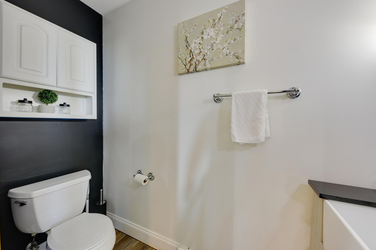 Bathroom 3, Lake Michigan Vacation Rental w/ Private Beach!, Kenosha