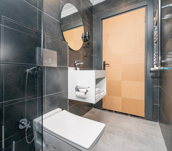 Bathroom 4, And Center Suite, Pendik