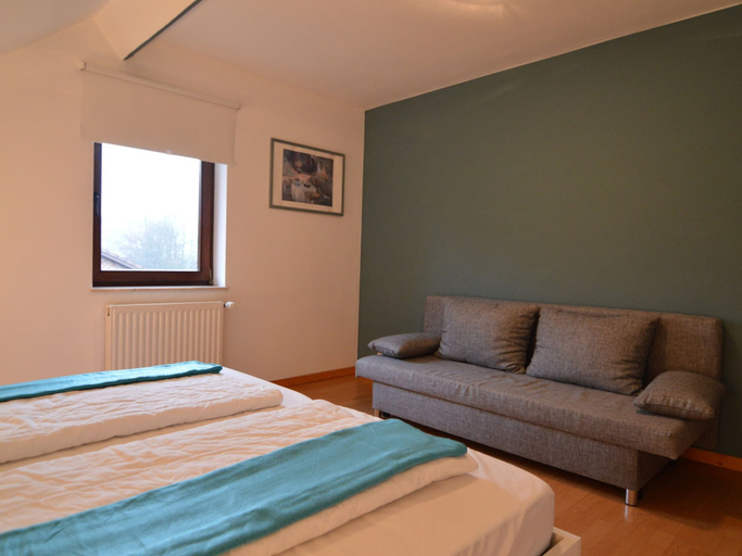 Bedroom 3, Holiday Home in Waimes with Pool Sauna, Liège