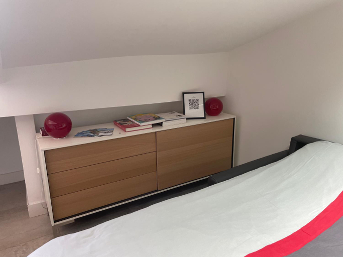 Bedroom 2, Studio cosy a cote du Palais des festivals, Alpes-Maritimes