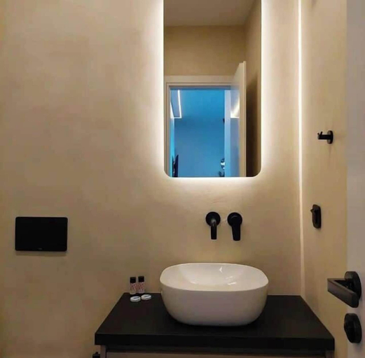 Bathroom 3, BlueMotion - PortCenter, Attica